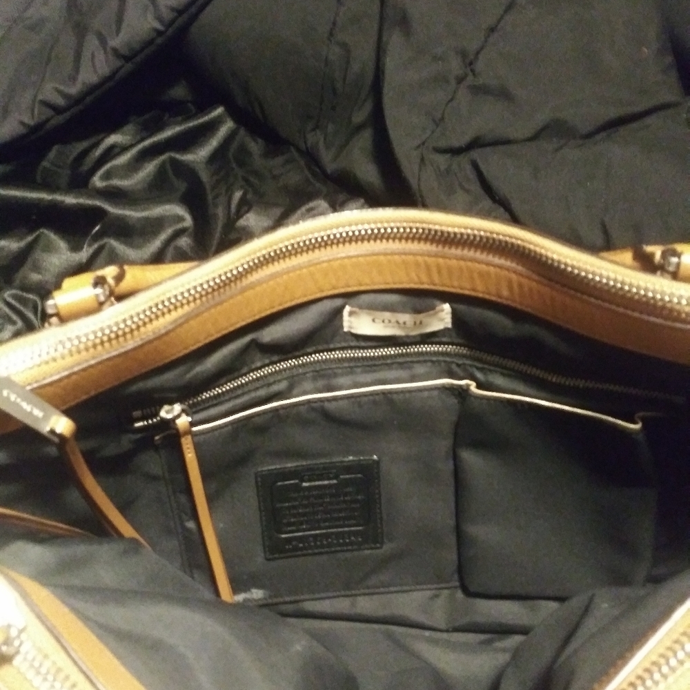 Coach purse - Picture 5 of 6